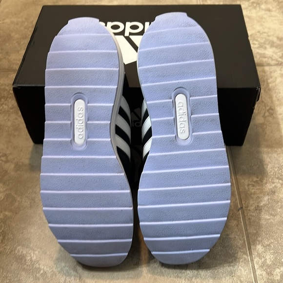 Adidas Womens Retrorun Running shoe, black/white/violet tone with zebra accents - Picture 5 of 7